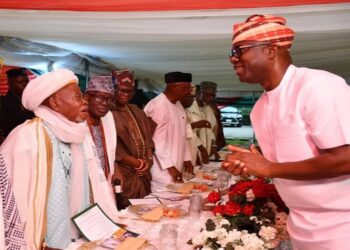 Makinde Fetes Chief Imam of Ibadanland, Agbotomokekere on 90th Birthday